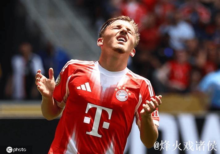 卡尔:从拜仁新星到巨星之路,心中偶像是梅西但我有自己的方向 卡尔:从拜仁新星到巨星之路,心中偶像是梅西但我有自己的方向